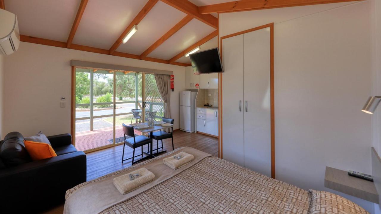 Cobar Caravan Park Dış mekan fotoğraf